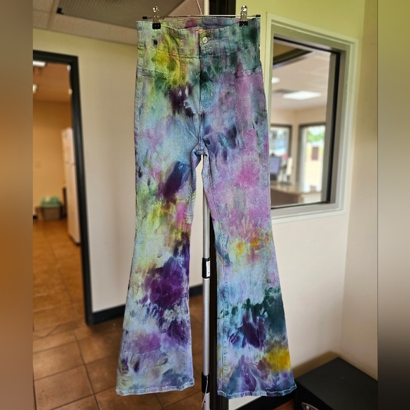Recycled Riot ice dyed Jayde Jeans - Picture 2 of 6